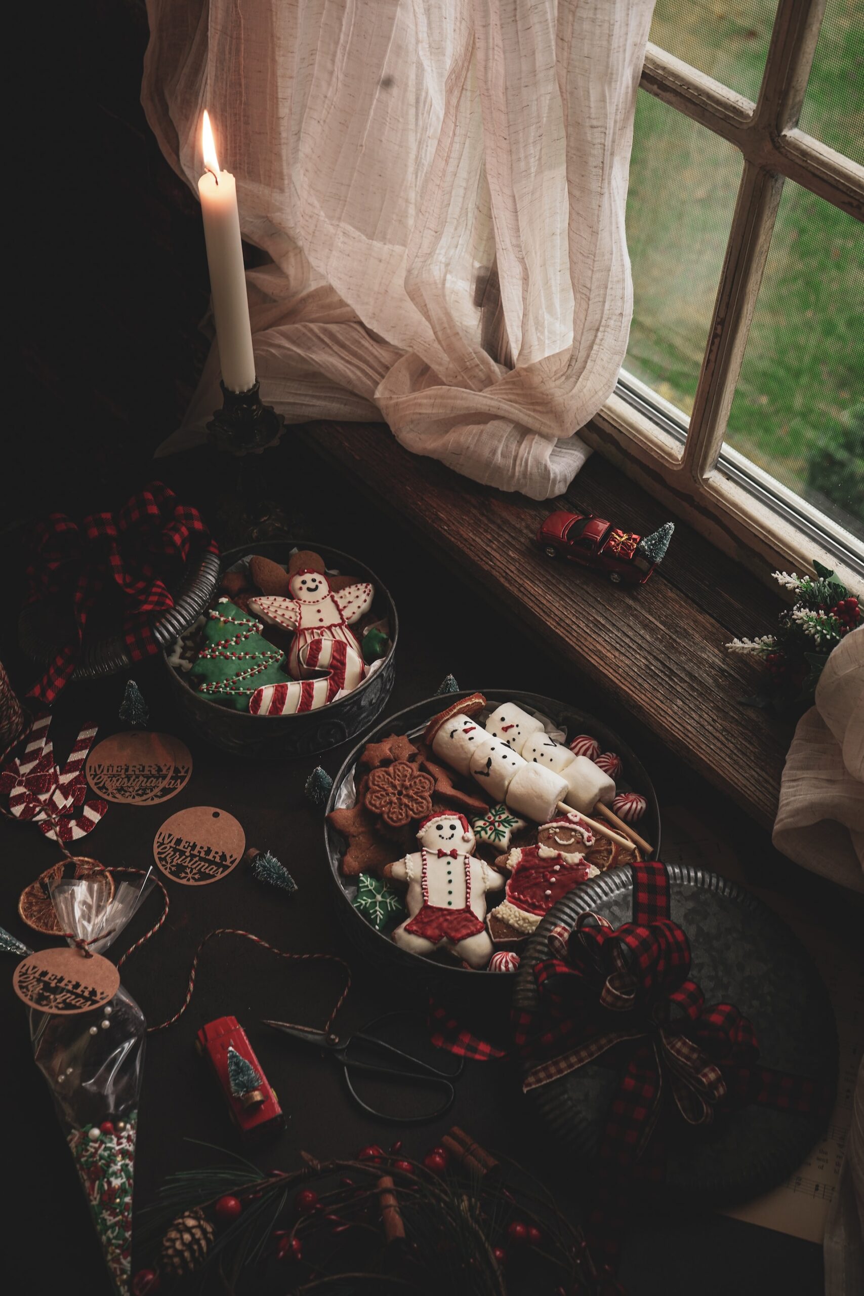 prchi-palwe-JXu5w6fG2Q0-unsplash christmas activities cookies decorating